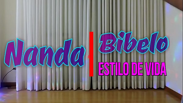 marido filma esposa fazendo striptease