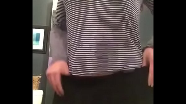 desnudándose frente a la cam