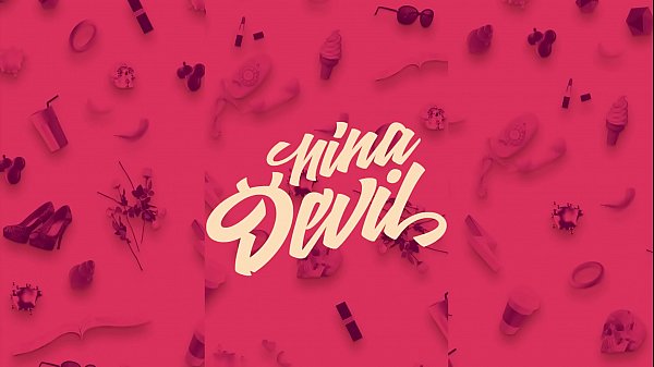 Striptease Nina Devil