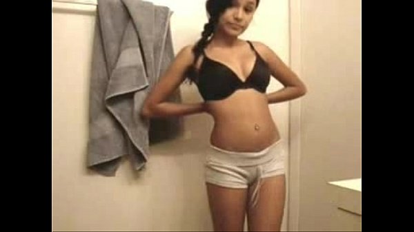 Webcam Chick Strips – spankbang.org