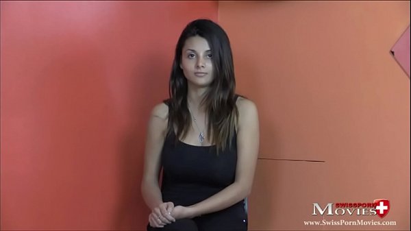 Porno Casting Interview mit Lilly 18 in Zürich – SPM Lilly18IV01