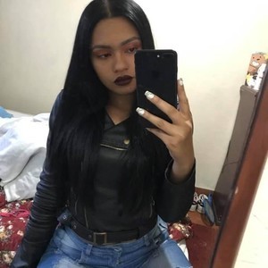 Aba_roose naked before webcam in live video chat