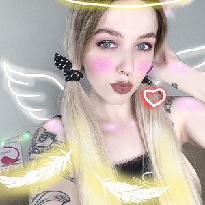 ahegao_girl naked before webcam in live video chat