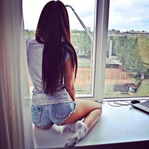 Aileeen_ naked before webcam in live video chat
