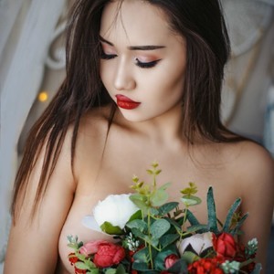 AishaSei naked before webcam in live video chat