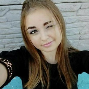 Alison18_ naked before webcam in live video chat