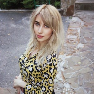 AmberGreys naked before webcam in live video chat