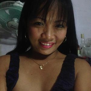 Annie_19 naked before webcam in live video chat