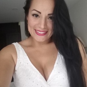 Antonella_Fr naked before webcam in live video chat
