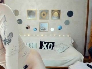 AriellaLuv naked on cam. Free Live Sex Chat Room