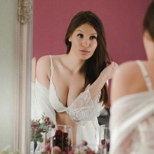 Asoll77 naked before webcam in live video chat
