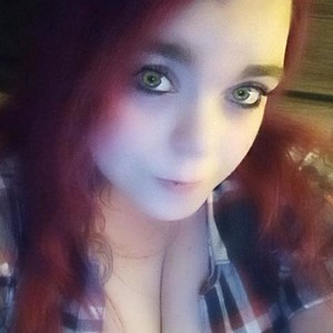AubrieRae naked before webcam in live video chat