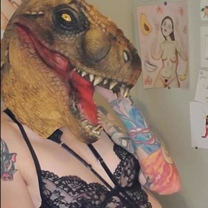 AutumnCitrine naked before webcam in live video chat