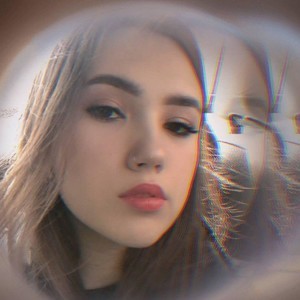 BabyPolina naked before webcam in live video chat