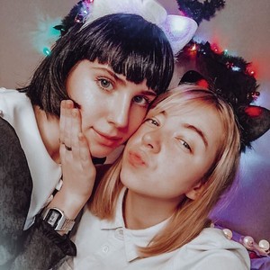 BekaDravt naked before webcam in live video chat