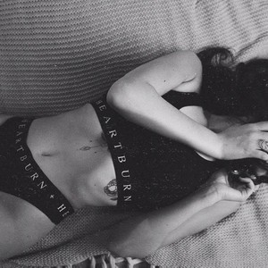 Black_Roze naked before webcam in live video chat
