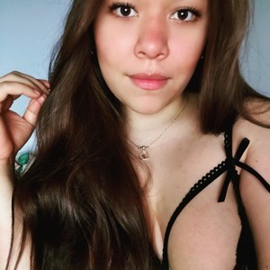 Brianna_ang naked before webcam in live video chat