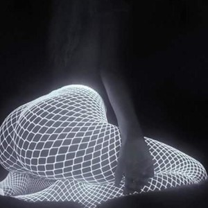 Cattleya2 naked before webcam in live video chat