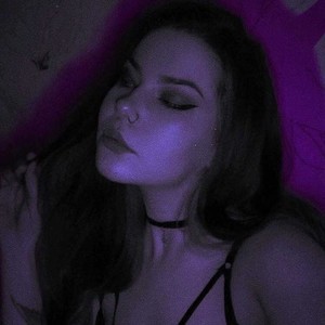 Cuddlies_Rina naked before webcam in live video chat
