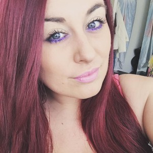 Cutiexxxx naked before webcam in live video chat