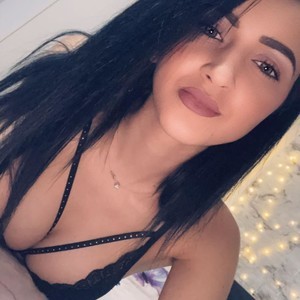 DaissyWinn naked before webcam in live video chat