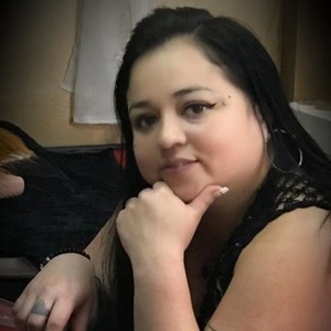 Dannachubby naked before webcam in live video chat