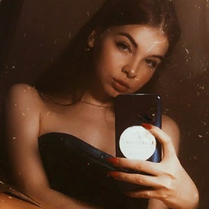 DeniseEdwards naked before webcam in live video chat