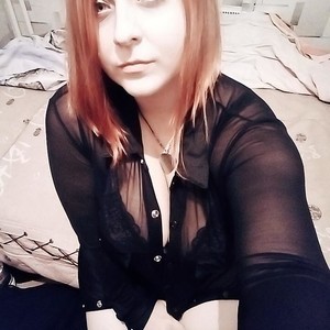 Erinelle_Love naked before webcam in live video chat