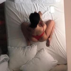 EvellynSin naked before webcam in live video chat