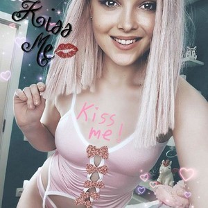 Extasssy naked before webcam in live video chat
