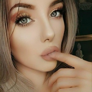 HellOnHeels__ naked before webcam in live video chat
