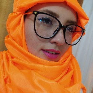 Hhalaa_ naked before webcam in live video chat