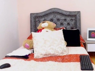 hillary-htuzon naked on cam. Free Live Sex Chat Room