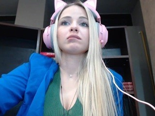 InnocentBaby9 nude on webcam in her Live Sex Chat Room