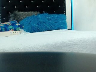 jasmine-hot naked on cam. Free Live Sex Chat Room