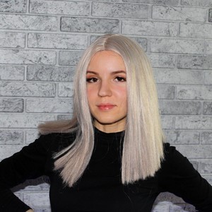 JenniBaks naked before webcam in live video chat