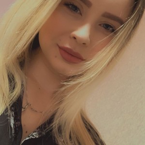 JessieBB_ naked before webcam in live video chat