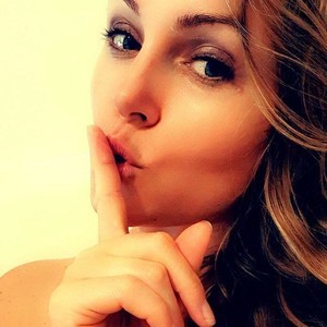 JustLily naked before webcam in live video chat