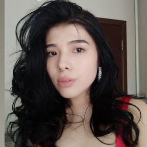 Kami_Lami naked before webcam in live video chat