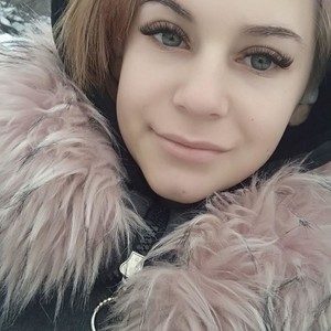 KaylinRoss naked before webcam in live video chat
