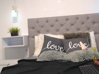 kelsi-love naked on cam. Free Live Sex Chat Room