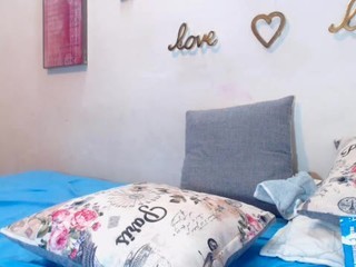 KlEINMIlANXXX naked on cam. Free Live Sex Chat Room