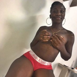 Kylie_broown_ naked before webcam in live video chat