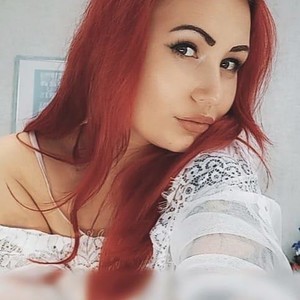 LanaKissM naked before webcam in live video chat