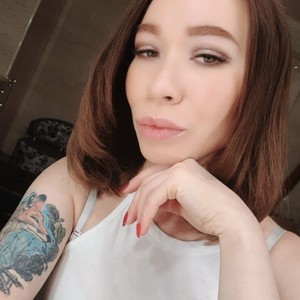 LaticaSoul naked before webcam in live video chat
