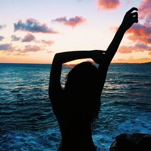 LeaLexis_ naked before webcam in live video chat