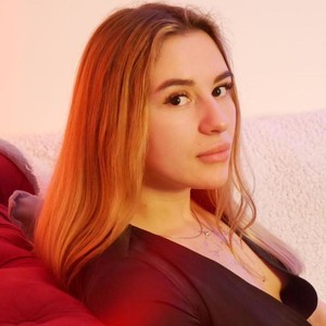 Lexi_Gilbert1 naked before webcam in live video chat