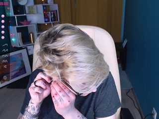 Lol Girl naked on cam. Free Live Sex Chat Room