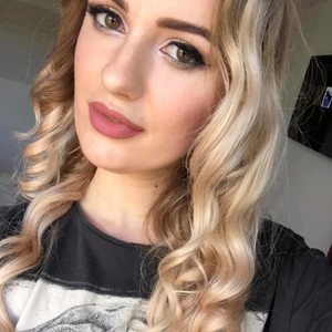 Love_Potatoes naked before webcam in live video chat