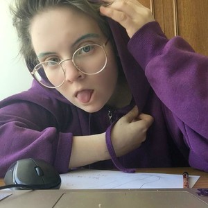 Lovely_Lizard naked before webcam in live video chat
